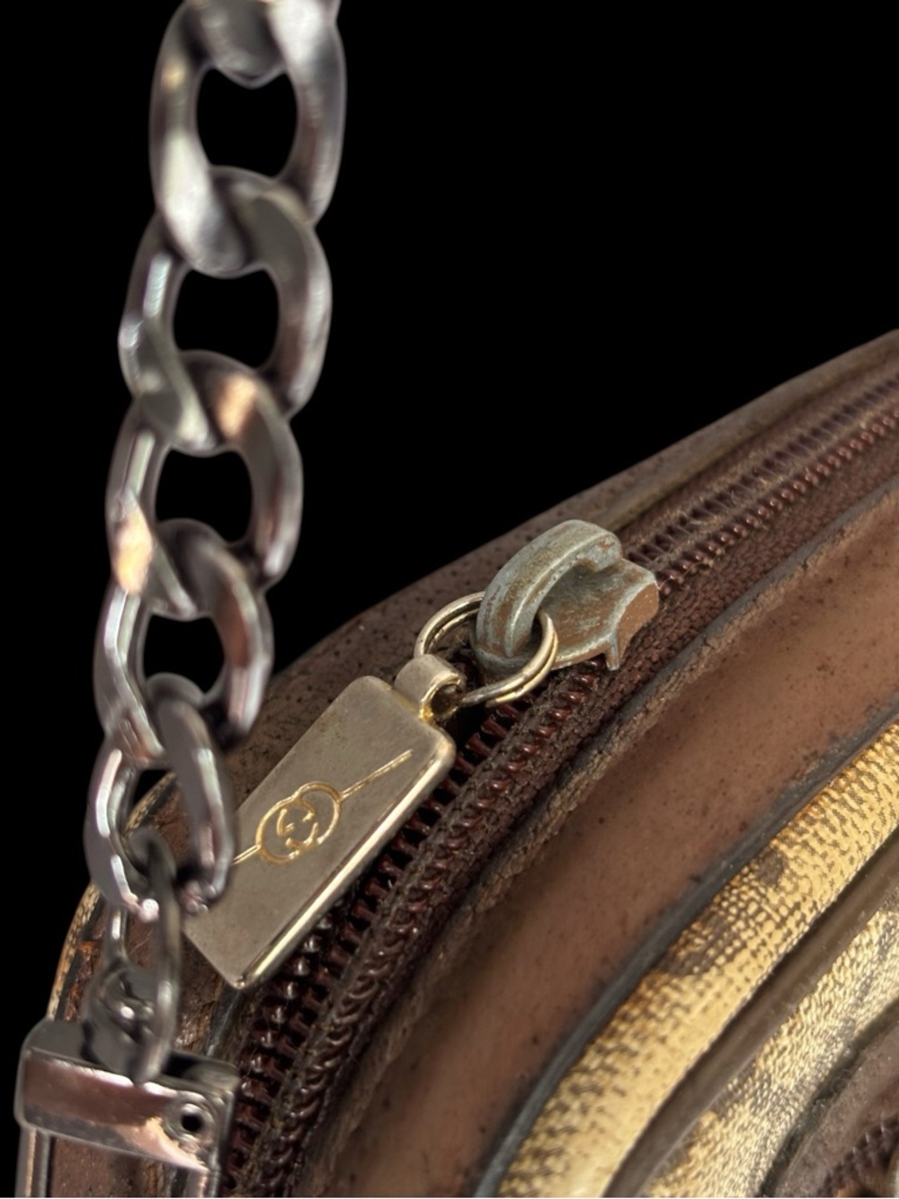 Authentic Gucci Beige and Brown GG Supreme Crossbody with Chain Strap & Charm. - Picture 9 of 11